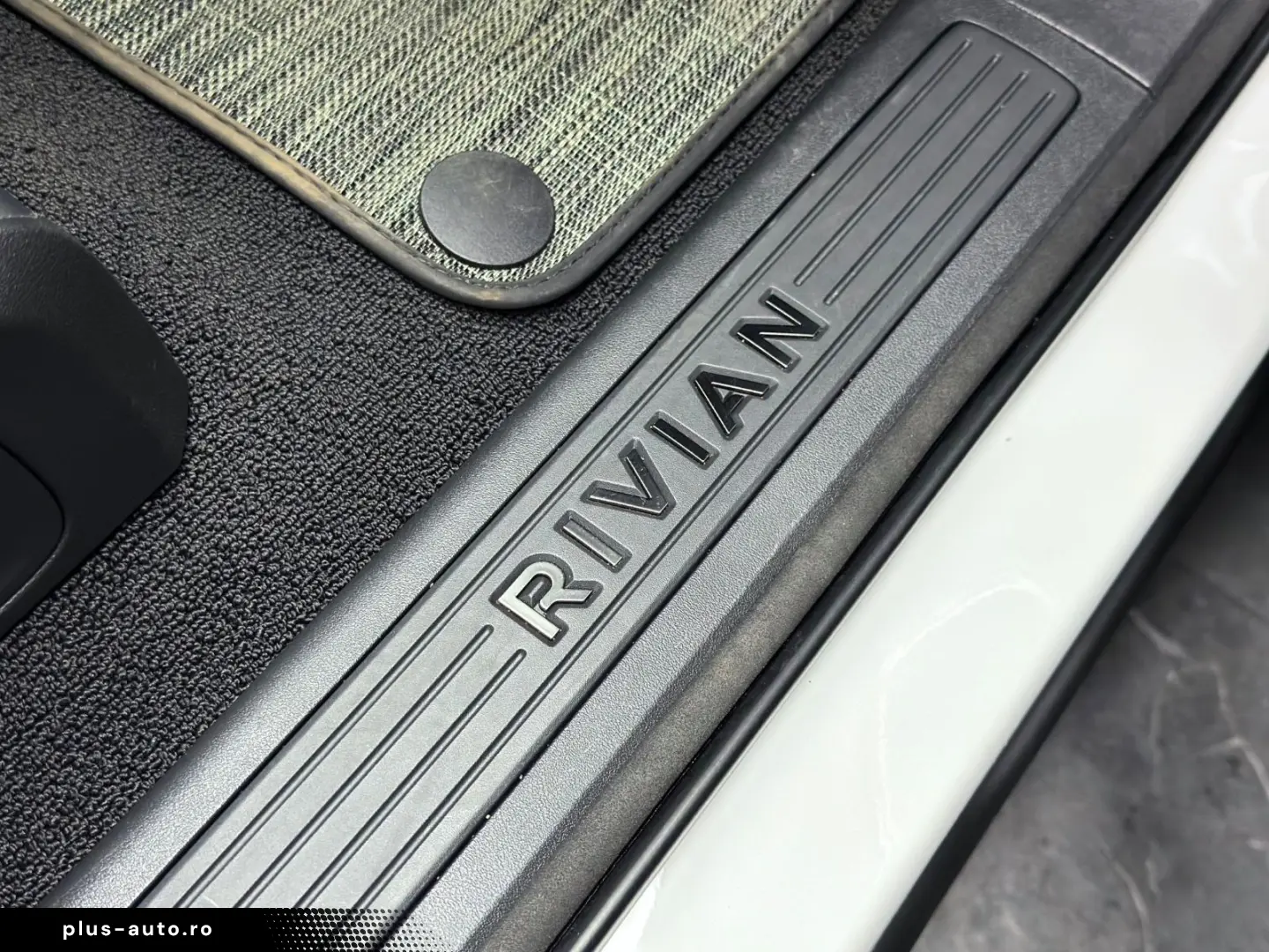 ANDERE Rivian R1T Quad-Motor AWD  Adventure Edition