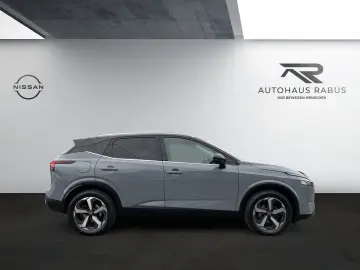 NISSAN Qashqai 1.3 DIG-T 4x4 N-Connecta AT Pano 360  SH
