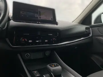 NISSAN Qashqai 1.3 DIG-T 4x4 N-Connecta AT Pano 360  SH