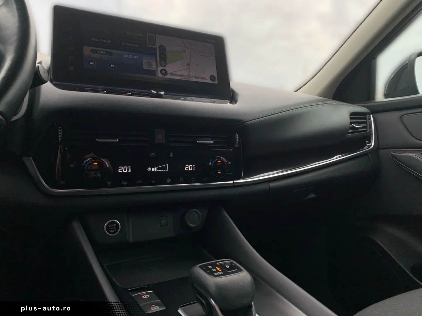 NISSAN Qashqai 1.3 DIG-T 4x4 N-Connecta AT Pano 360  SH