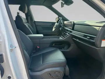 HYUNDAI SANTA FE 1.6 T-GDI PLUG IN PHEV BLACKLINE 0 5%