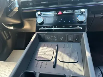 HYUNDAI SANTA FE 1.6 T-GDI PLUG IN PHEV BLACKLINE 0 5%