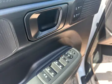 HYUNDAI SANTA FE 1.6 T-GDI PLUG IN PHEV BLACKLINE 0 5%