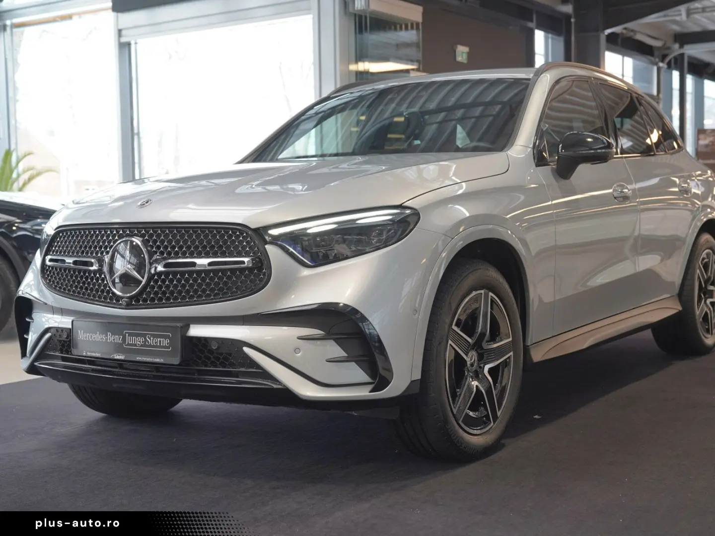 MERCEDES-BENZ GLC 300 d 4M AMG Night powerrot Head-up AIR