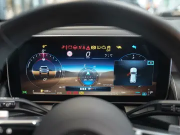 MERCEDES-BENZ GLC 300 d 4M AMG Night powerrot Head-up AIR