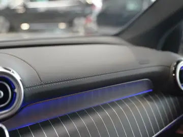 MERCEDES-BENZ GLC 300 d 4M AMG Night powerrot Head-up AIR