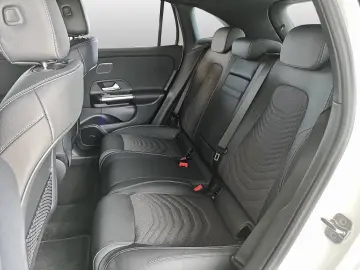 MERCEDES-BENZ EQA 300 4M Progressive ADVANCED Burm BLIND