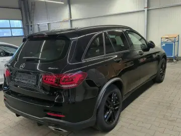 MERCEDES-BENZ GLC 400 d 4Matic AMG Line Night AHK 19 LM