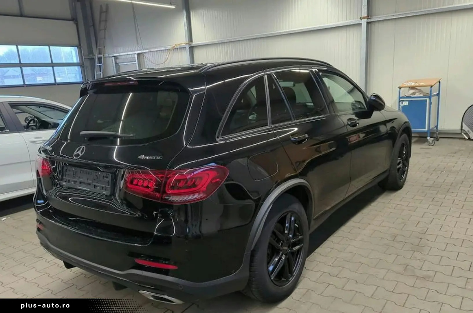 MERCEDES-BENZ GLC 400 d 4Matic AMG Line Night AHK 19 LM
