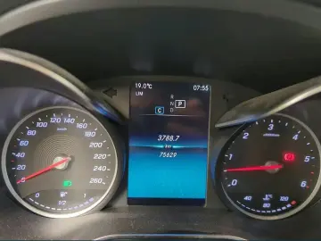 MERCEDES-BENZ GLC 400 d 4Matic AMG Line Night AHK 19 LM