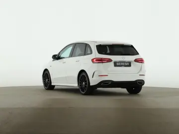 MERCEDES-BENZ B 250e AMG Night MBUX Kamera LED Navi Park