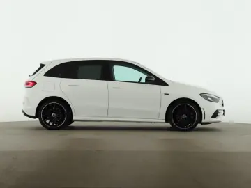 MERCEDES-BENZ B 250e AMG Night MBUX Kamera LED Navi Park