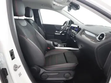 MERCEDES-BENZ B 250e AMG Night MBUX Kamera LED Navi Park