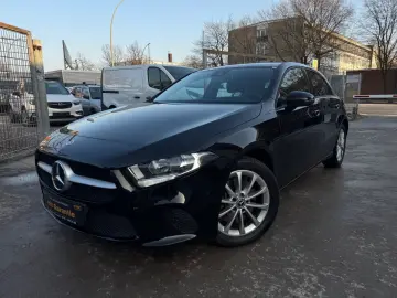 MERCEDES-BENZ A 250e  Scheckheft CarPlay NAVI Park