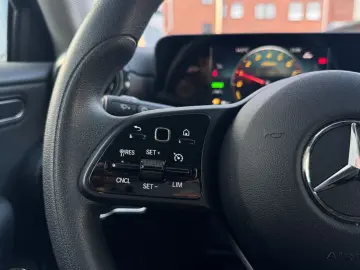 MERCEDES-BENZ A 250e  Scheckheft CarPlay NAVI Park