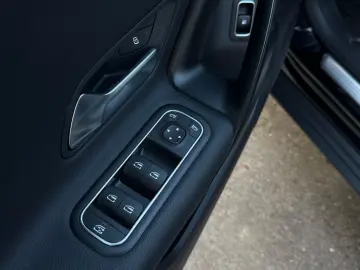 MERCEDES-BENZ A 250e  Scheckheft CarPlay NAVI Park