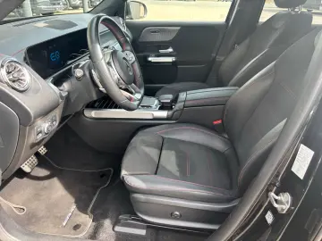 MERCEDES-BENZ EQB 300 4M AMG Distronic Pano CarPlay 360