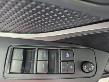 Toyota C-HR 1.8 HSD 122 CP 4x2 CVT C-enter