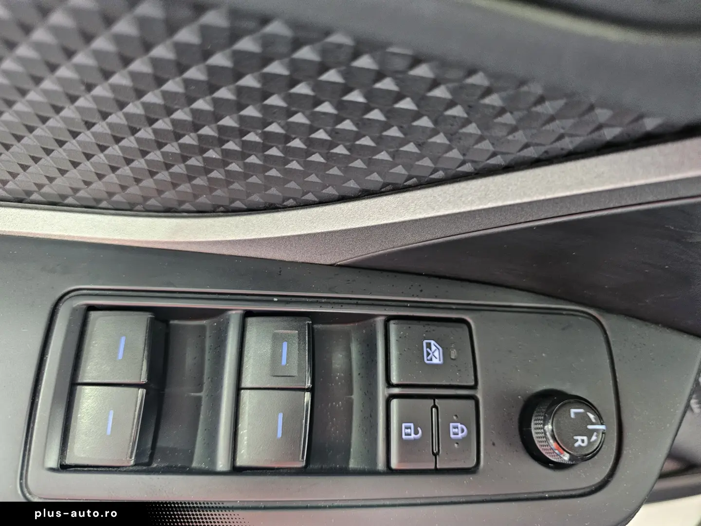 Toyota C-HR 1.8 HSD 122 CP 4x2 CVT C-enter