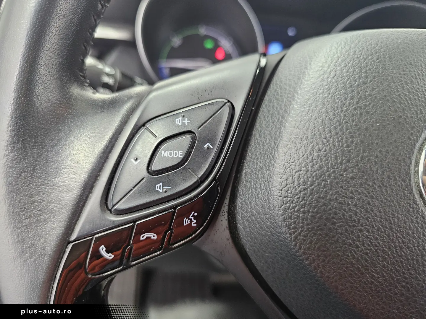 Toyota C-HR 1.8 HSD 122 CP 4x2 CVT C-enter