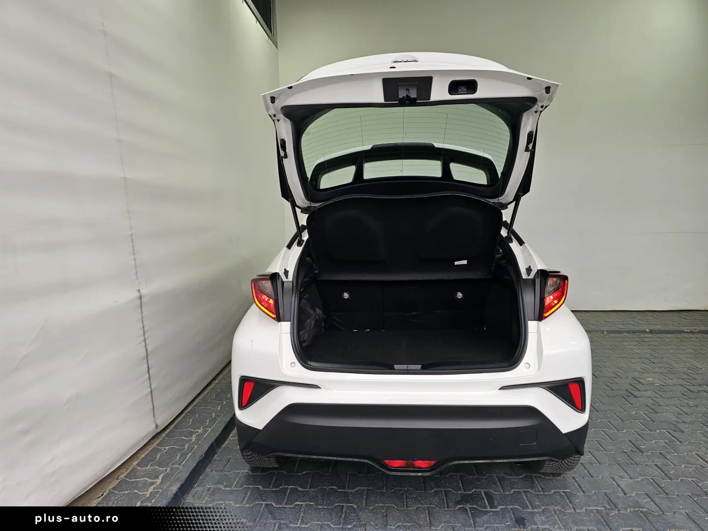 Toyota C-HR 1.8 HSD 122 CP 4x2 CVT C-enter