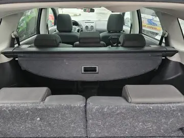 Nissan Qashqai 2 (7 locuri) 4x4 2.0dci 150 cai