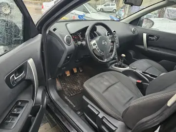 Nissan Qashqai 2 (7 locuri) 4x4 2.0dci 150 cai