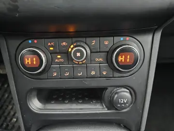 Nissan Qashqai 2 (7 locuri) 4x4 2.0dci 150 cai