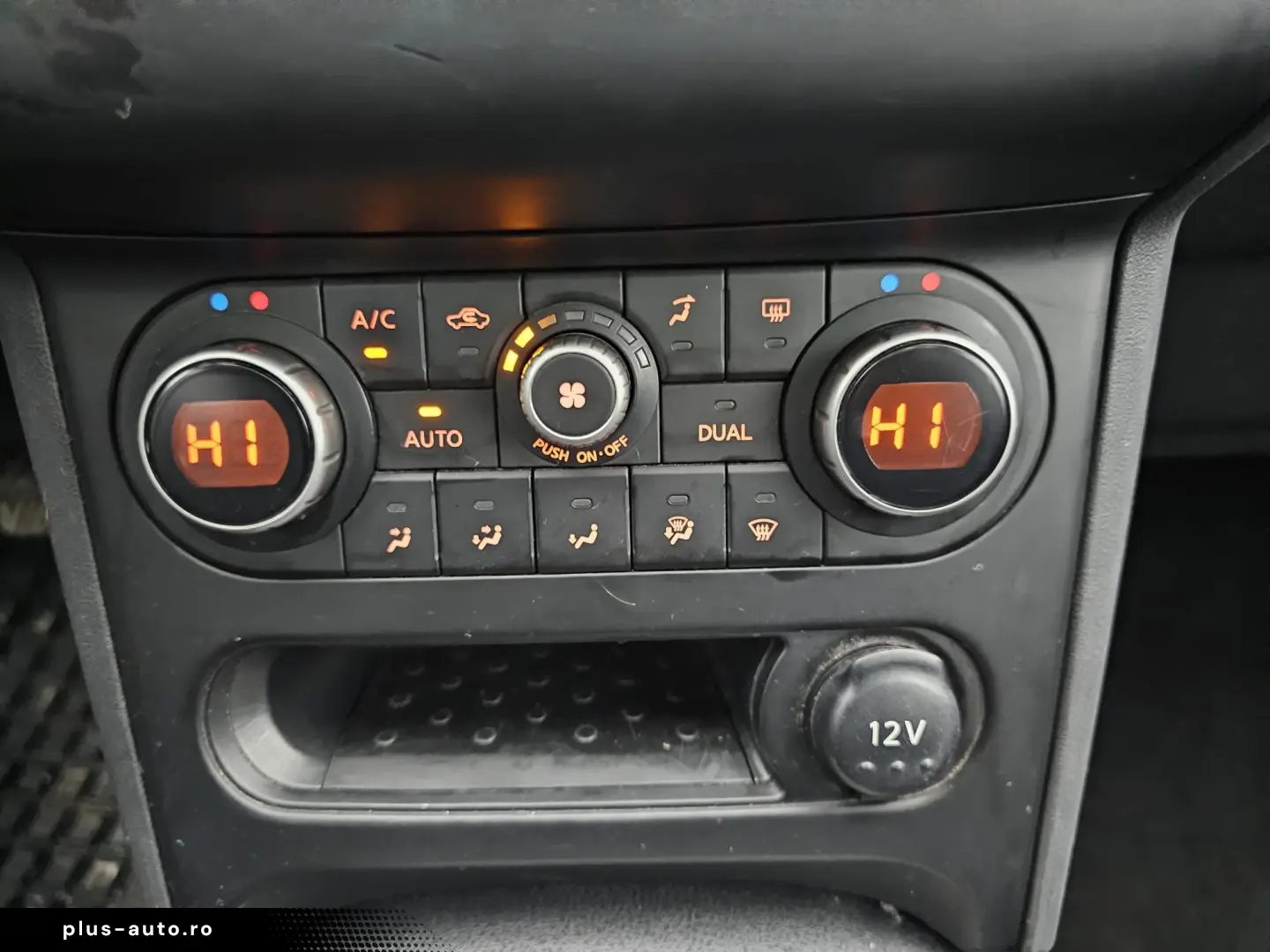 Nissan Qashqai 2 (7 locuri) 4x4 2.0dci 150 cai