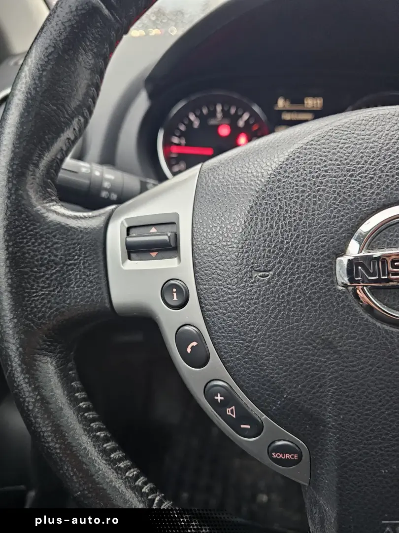 Nissan Qashqai 2 (7 locuri) 4x4 2.0dci 150 cai