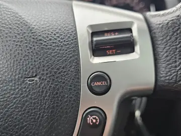 Nissan Qashqai 2 (7 locuri) 4x4 2.0dci 150 cai