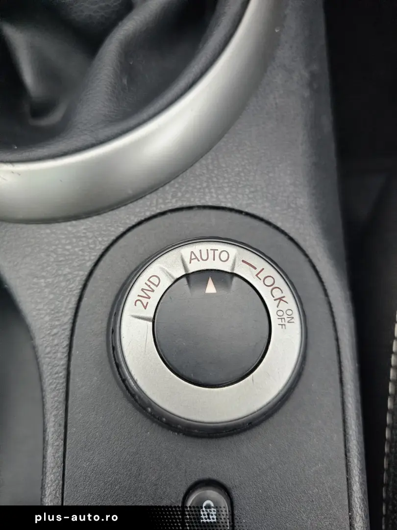 Nissan Qashqai 2 (7 locuri) 4x4 2.0dci 150 cai