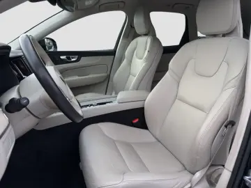 VOLVO XC60 B4 Core Leder Navi LED Kam el.HKL hzb.LK