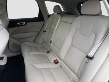 VOLVO XC60 B4 Core Leder Navi LED Kam el.HKL hzb.LK