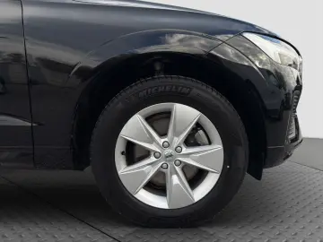 VOLVO XC60 B4 Core Leder Navi LED Kam el.HKL hzb.LK