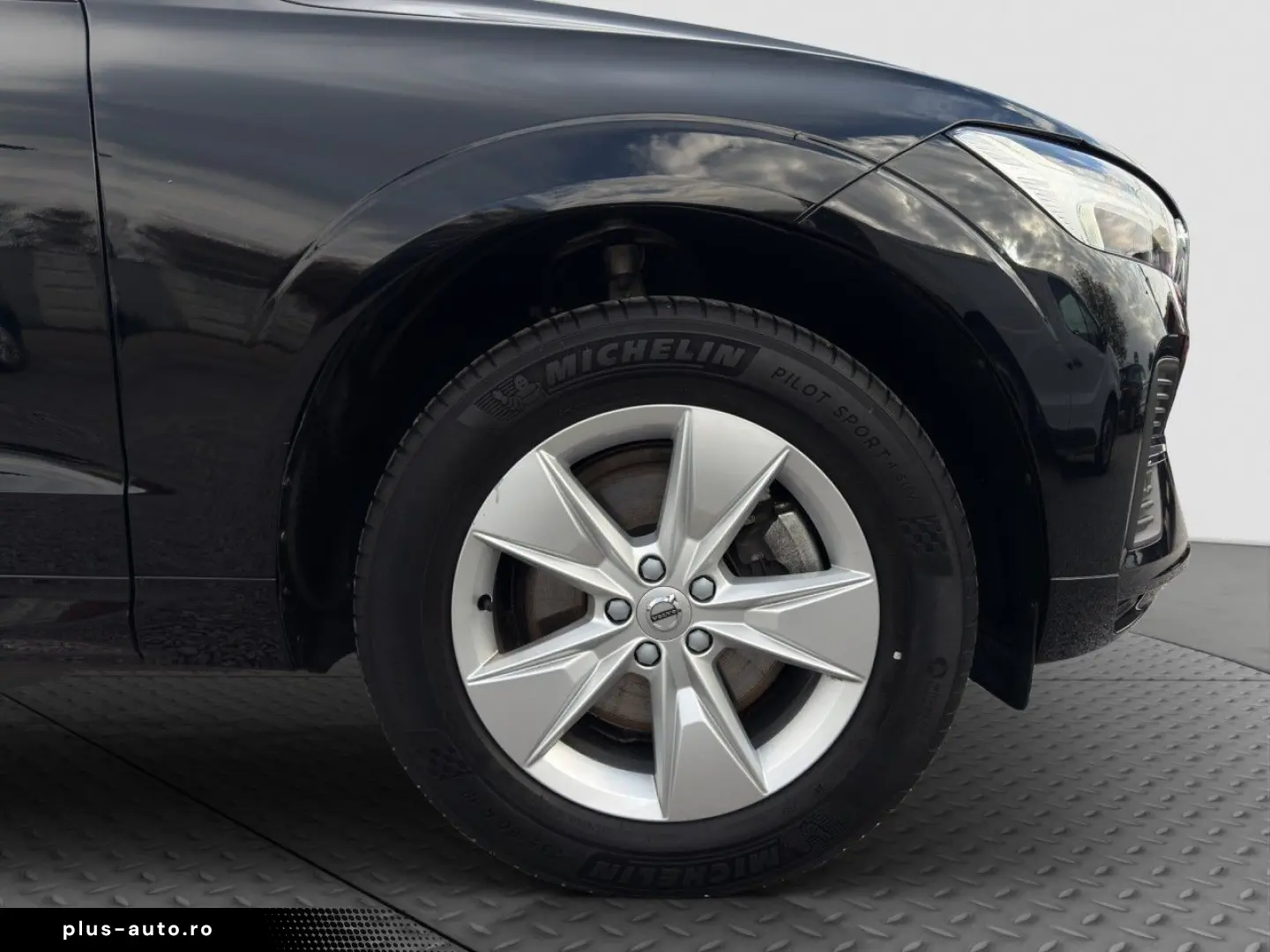 VOLVO XC60 B4 Core Leder Navi LED Kam el.HKL hzb.LK