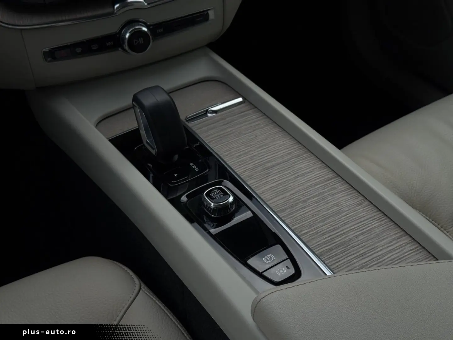 VOLVO XC60 B4 Core Leder Navi LED Kam el.HKL hzb.LK