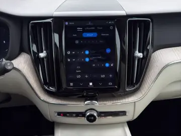 VOLVO XC60 B4 Core Leder Navi LED Kam el.HKL hzb.LK