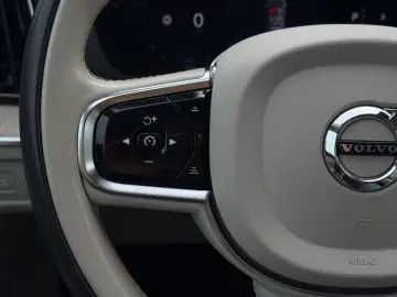 VOLVO XC60 B4 Core Leder Navi LED Kam el.HKL hzb.LK