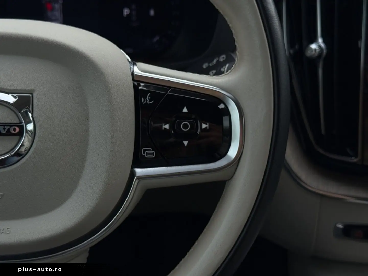 VOLVO XC60 B4 Core Leder Navi LED Kam el.HKL hzb.LK