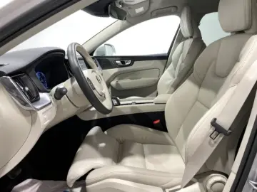 VOLVO XC60 B4 Diesel Momentum Pro Automatik EU6 Leder
