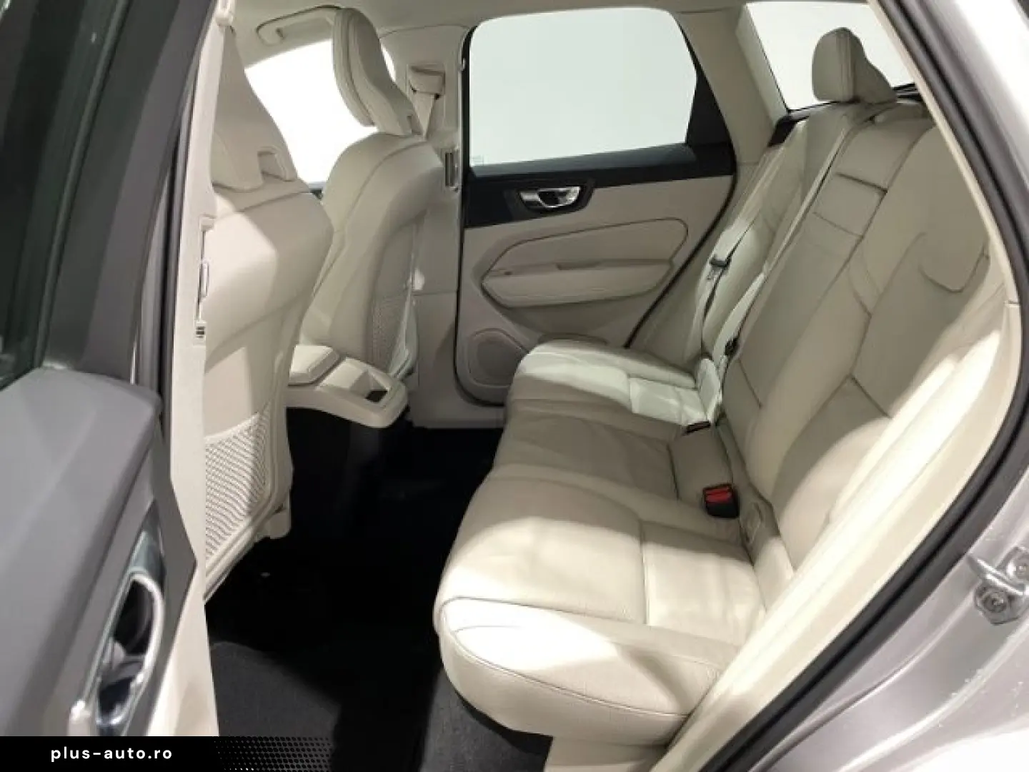 VOLVO XC60 B4 Diesel Momentum Pro Automatik EU6 Leder