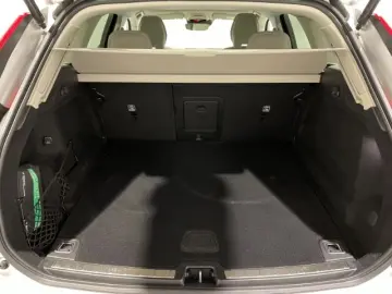 VOLVO XC60 B4 Diesel Momentum Pro Automatik EU6 Leder