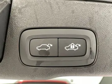 VOLVO XC60 B4 Diesel Momentum Pro Automatik EU6 Leder