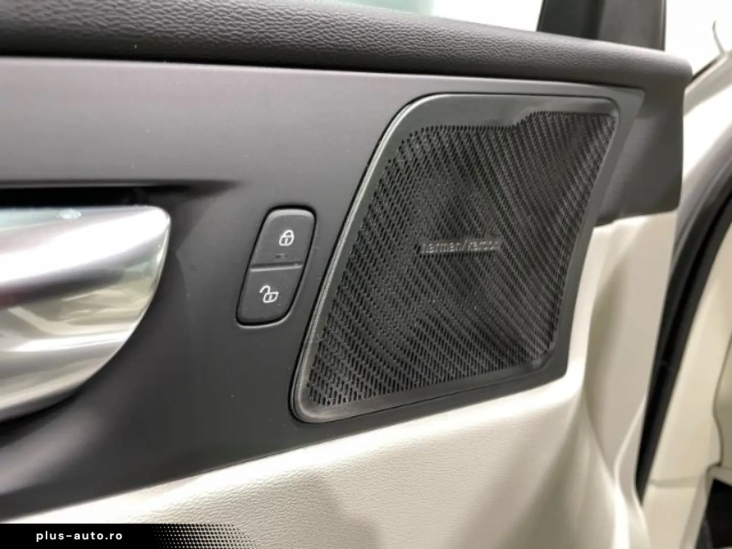 VOLVO XC60 B4 Diesel Momentum Pro Automatik EU6 Leder