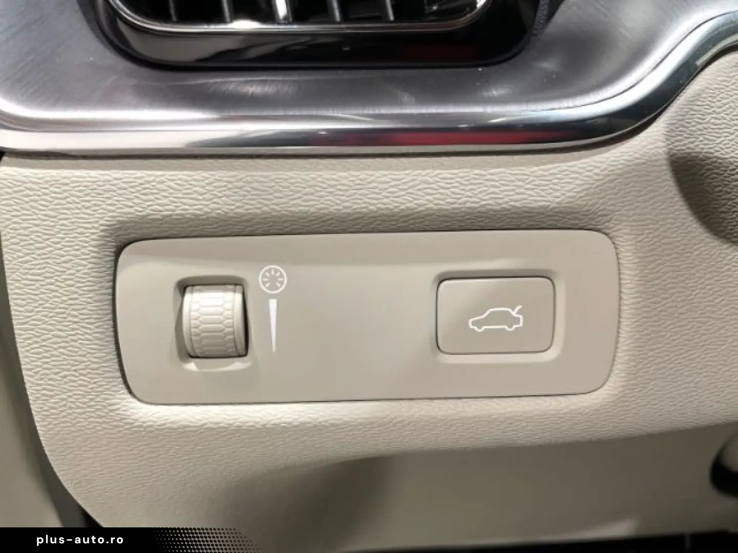 VOLVO XC60 B4 Diesel Momentum Pro Automatik EU6 Leder