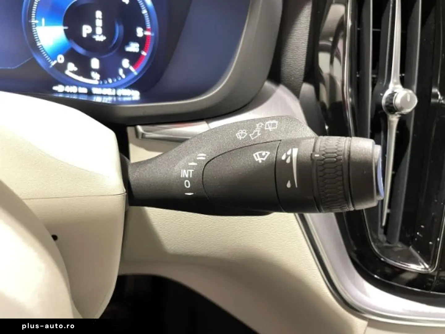 VOLVO XC60 B4 Diesel Momentum Pro Automatik EU6 Leder