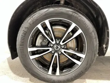 VOLVO XC60 B4 Diesel Momentum Pro Automatik EU6 Leder