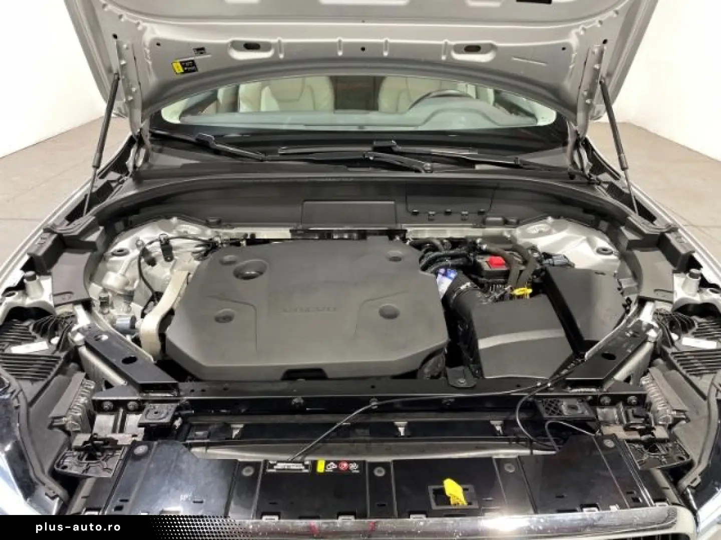 VOLVO XC60 B4 Diesel Momentum Pro Automatik EU6 Leder