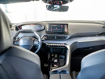 PEUGEOT 3008 GT Hybrid 136 e-DSC6 ACC LED KAMERA